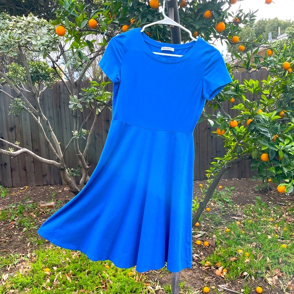 Simple Comfortable Dress for Everyday! - Picture 1 of 3